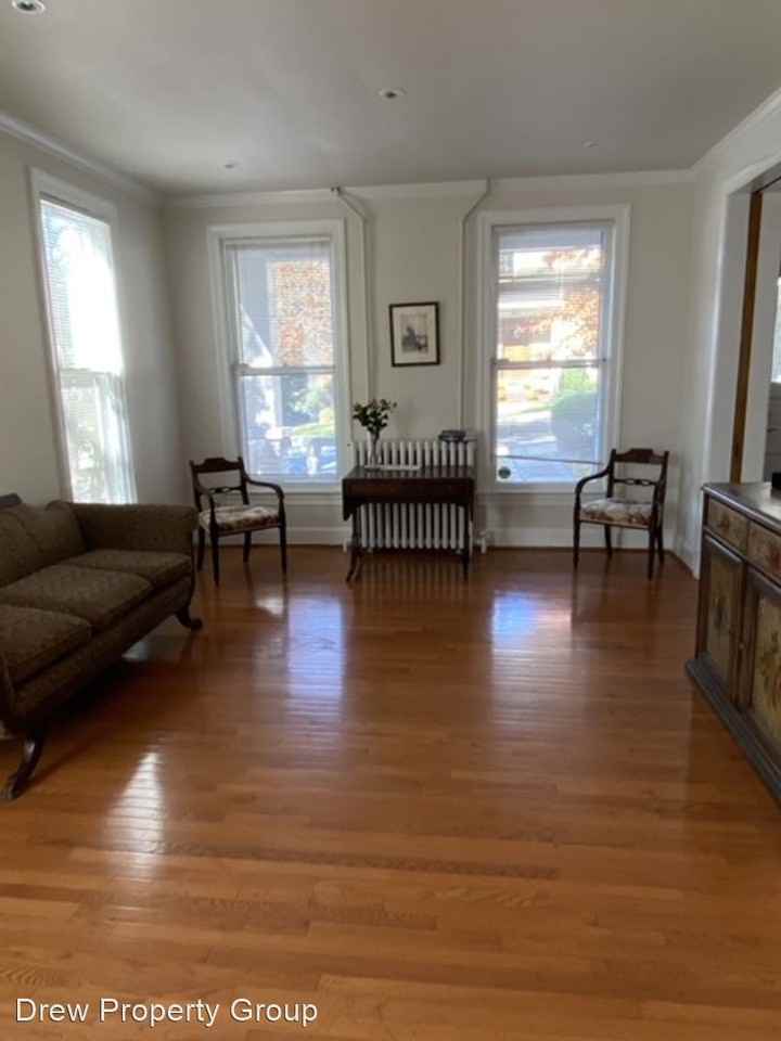 1817 47th Pl Nw - Photo 3 of 7