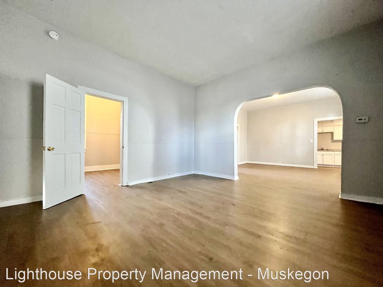 758 W Forest Ave - Photo 2 of 15