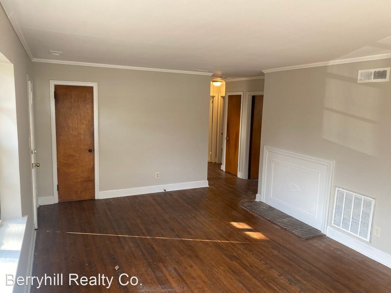 4640 General Pershing Dr - Photo 3 of 11