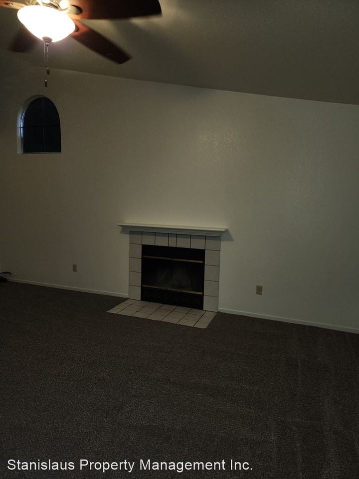 5012 John Wayne Dr - Photo 3 of 31