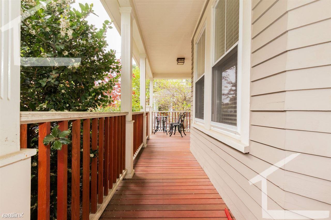 93 Surrey St - Photo 2 of 2