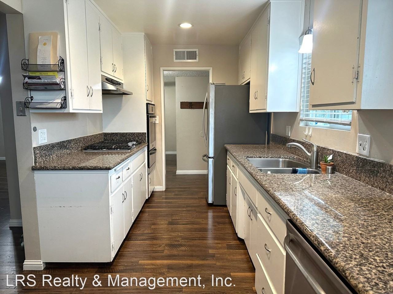 9420 Greenacres Dr - Photo 2 of 13