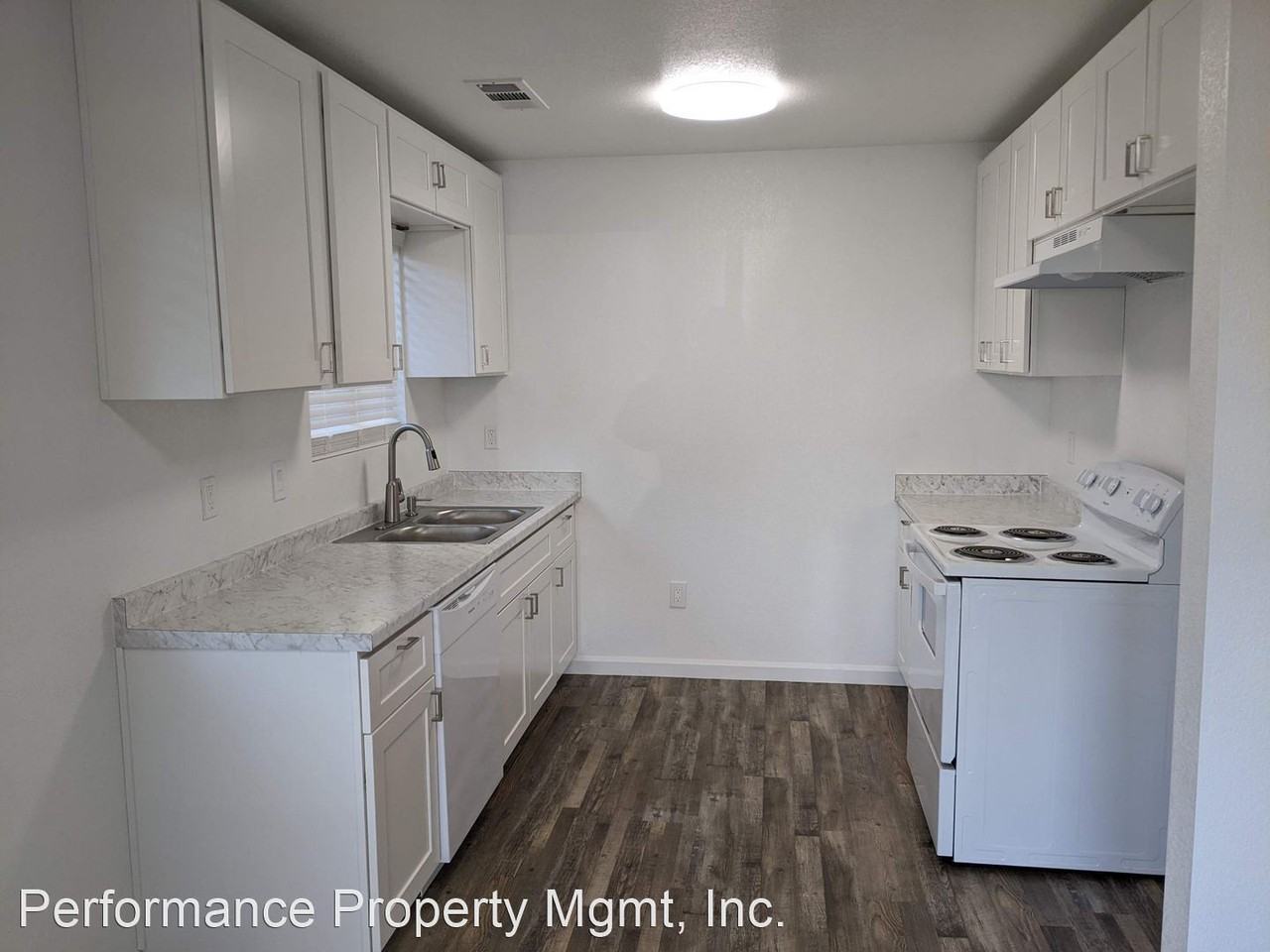 3000-3006 W Walnut Ave - Photo 2 of 16