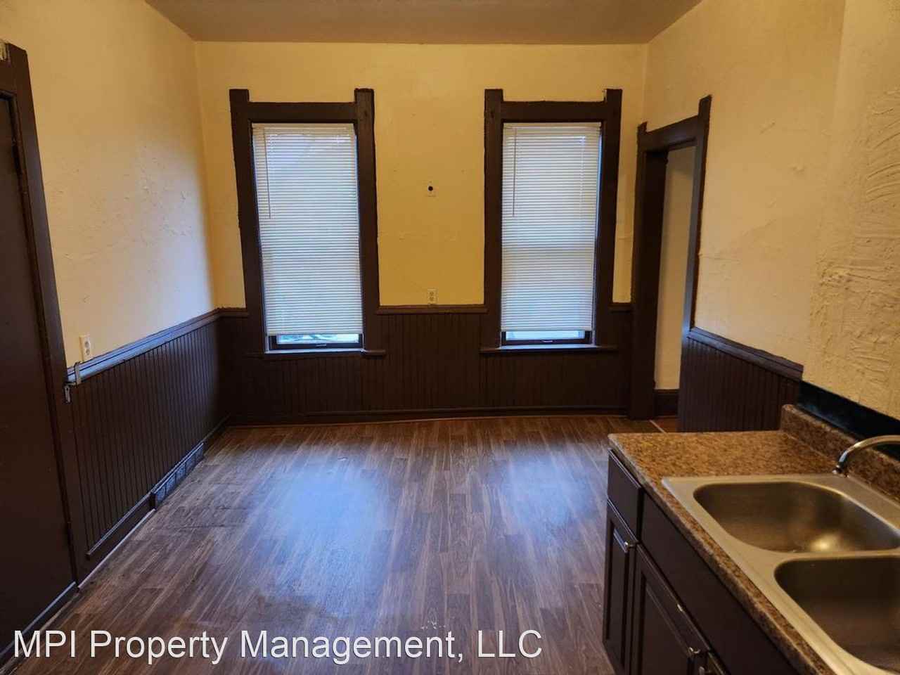 602 W CENTER ST - Photo 2 of 10