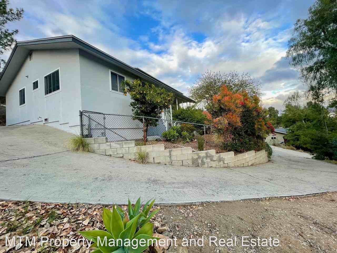 13038 Ha Hana Rd - Photo 2 of 44