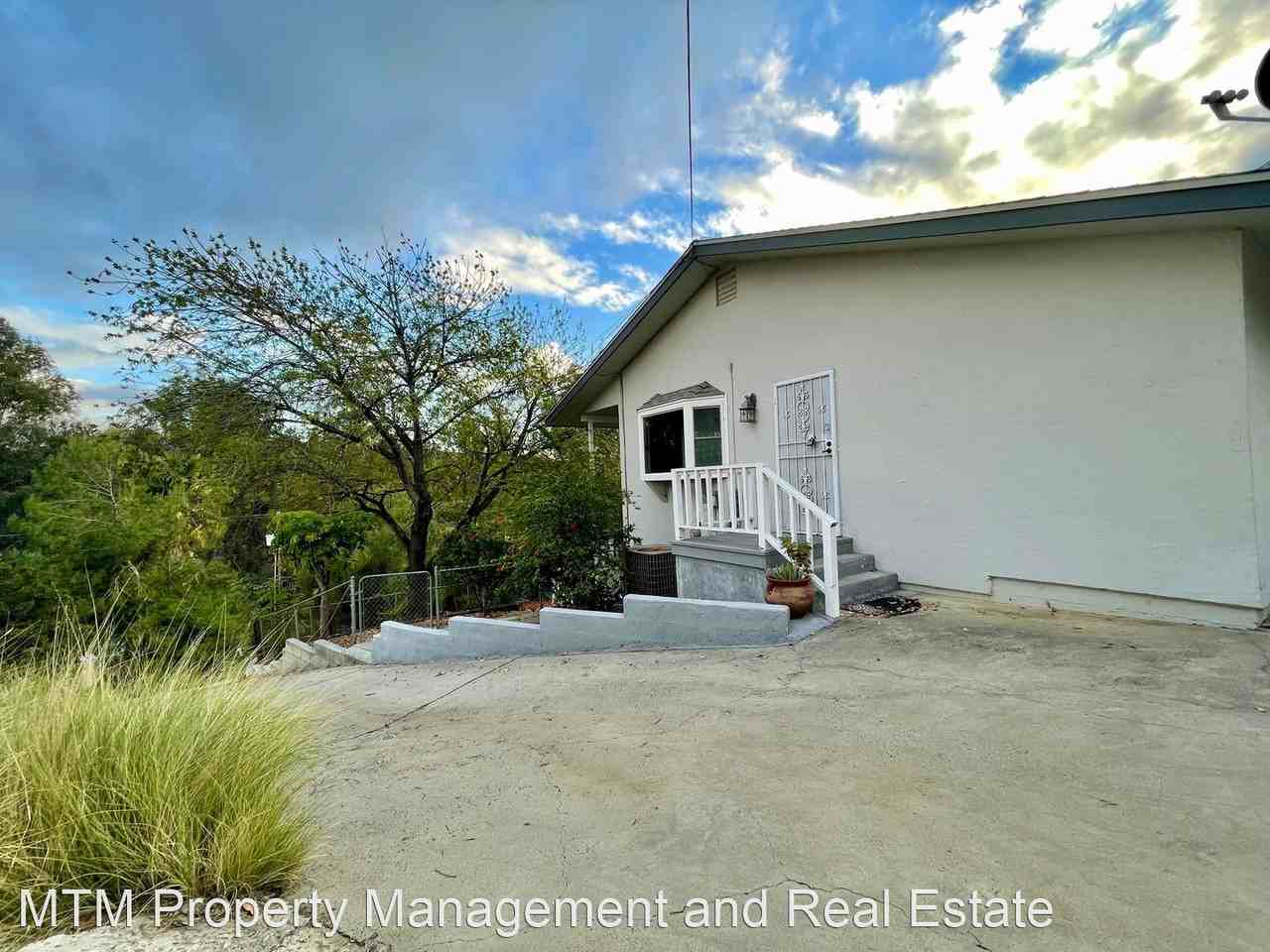 13038 Ha Hana Rd - Photo 3 of 44