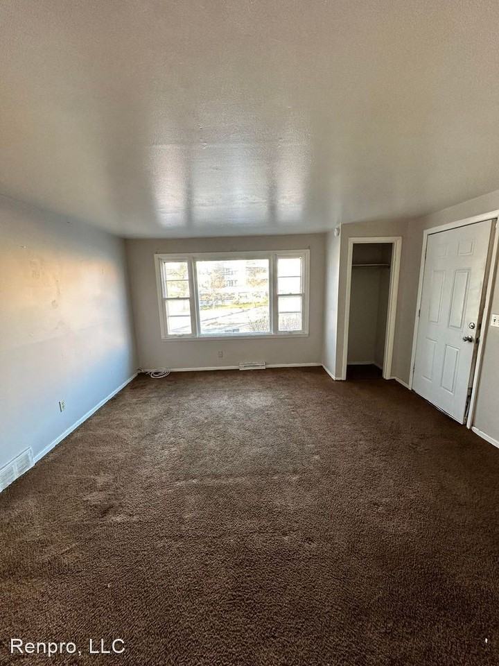 1707 W Onondaga Street - Photo 3 of 10