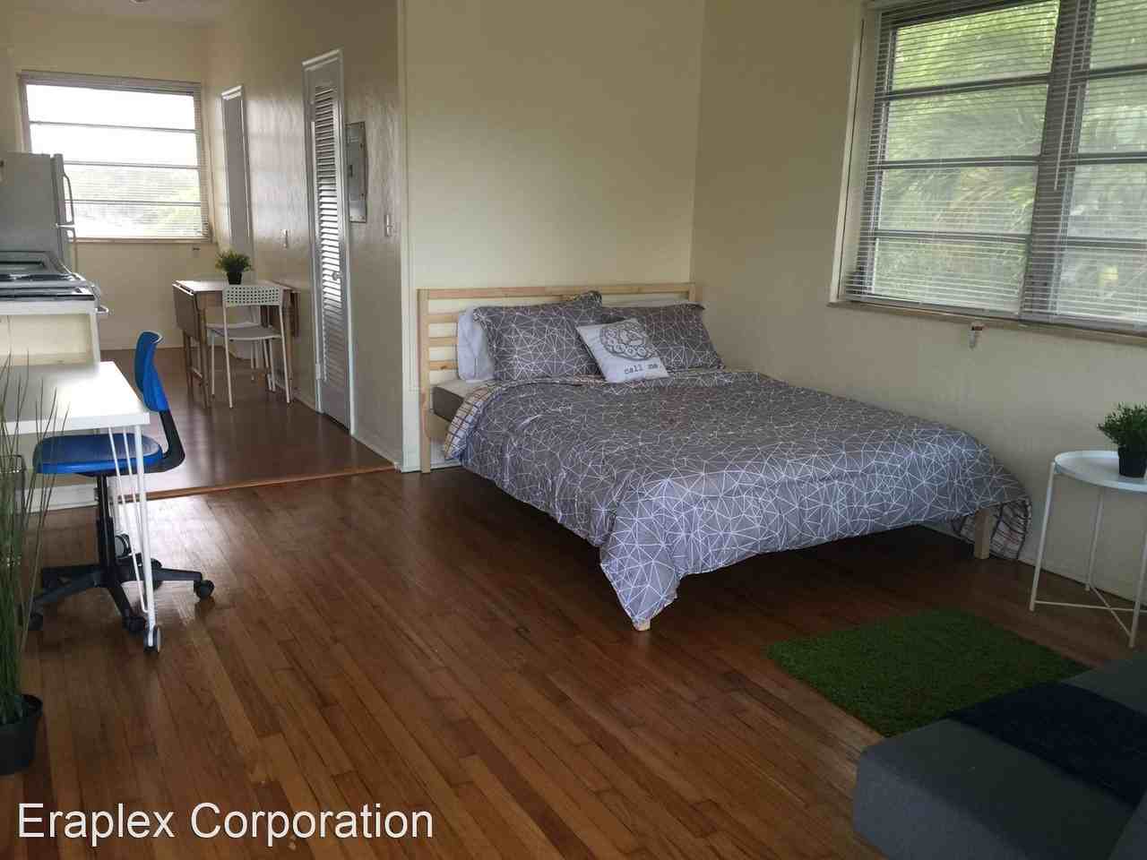 2821 SW 1 AVE - Photo 3 of 9