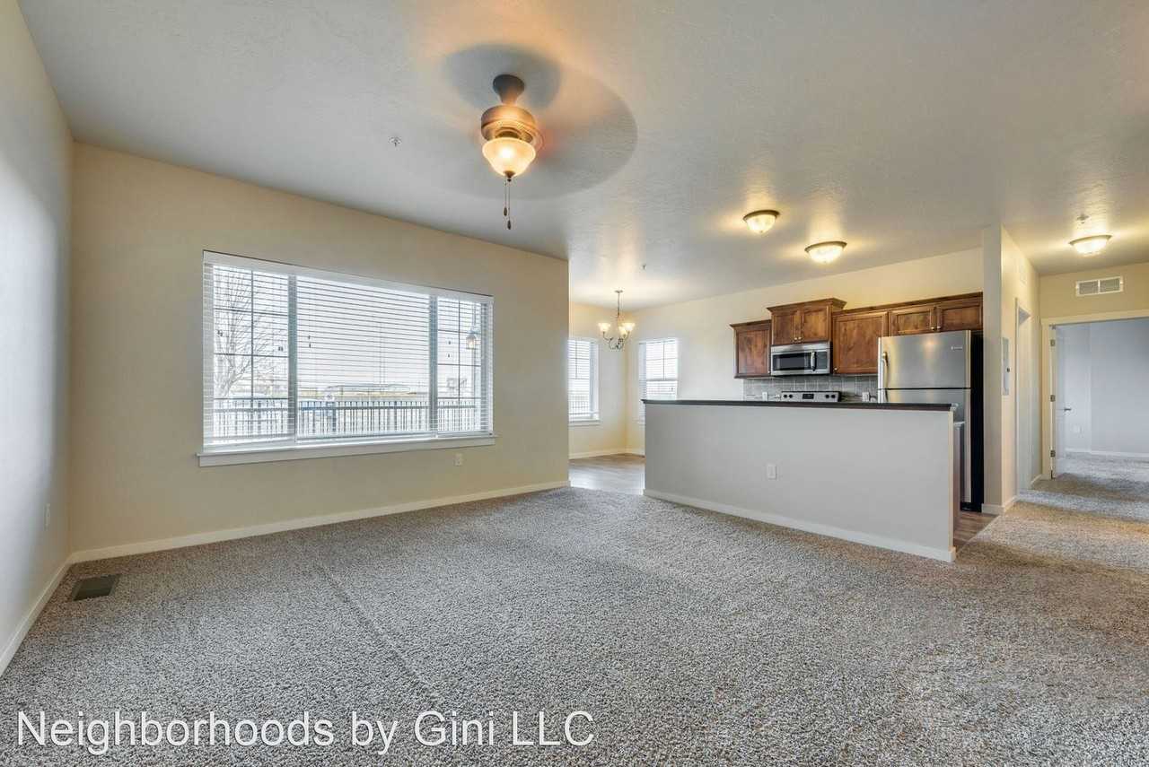 2547 E BLUE TICK ST - Photo 3 of 22