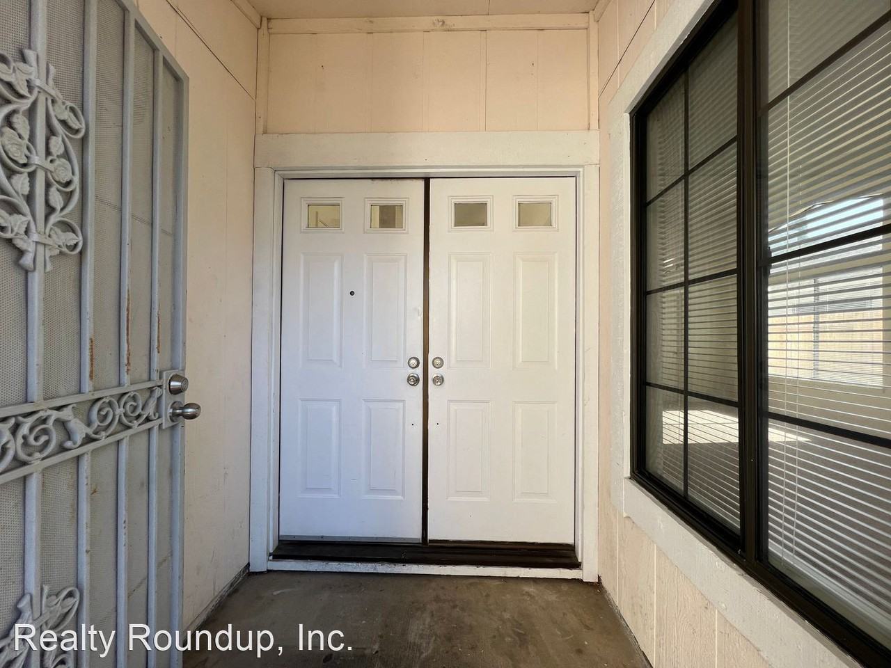 8119 Point Loma Way - Photo 3 of 42