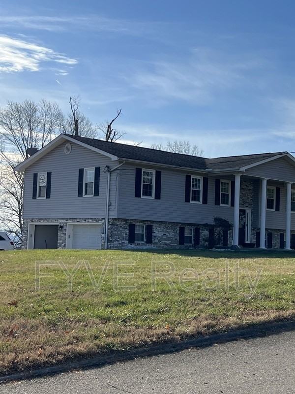 1116 Spanish Oak Dr, Knoxville, TN 37932 4 Bedroom House for 2,200