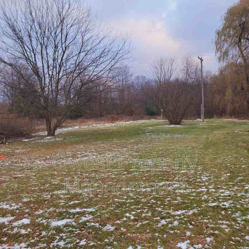 7566 Lincoln Lake Rd Ne - Photo 2 of 10