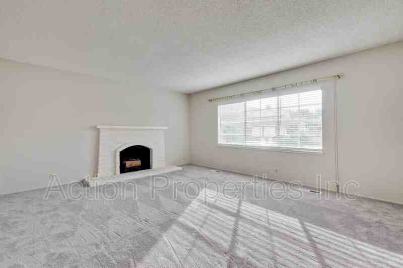 1733 Selig Ln - Photo 3 of 29