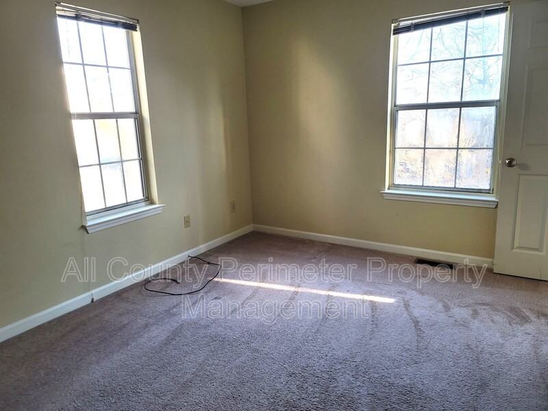 3758 Meadow Creek Dr - Photo 5 of 10