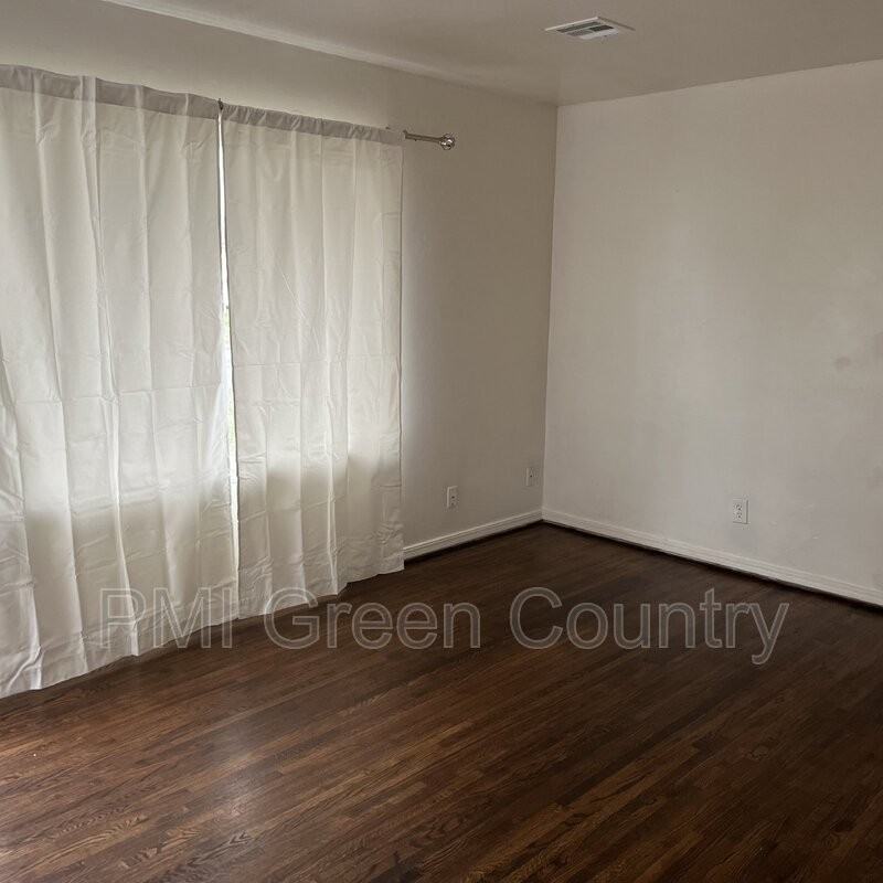 1220 N Urbana Ave - Photo 2 of 11