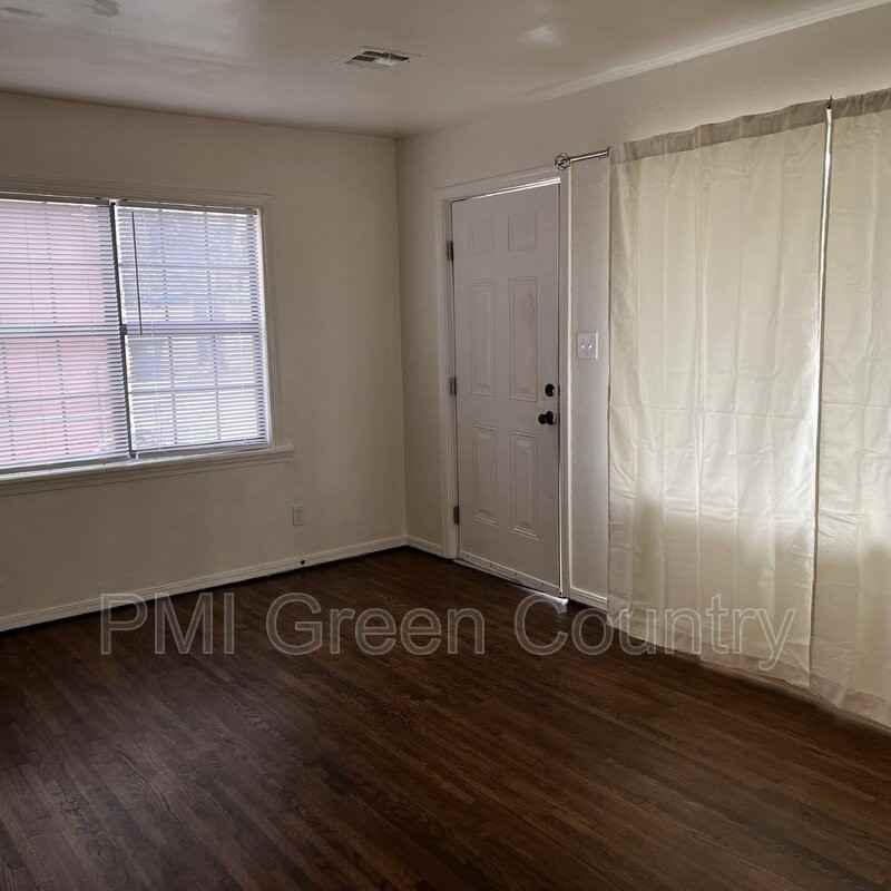 1220 N Urbana Ave - Photo 3 of 11