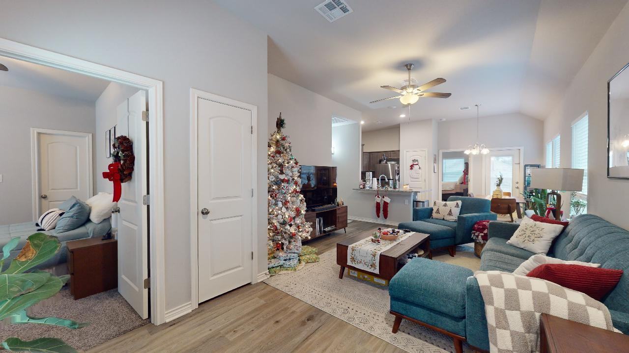 1108 E 27th St - Photo 2 of 25