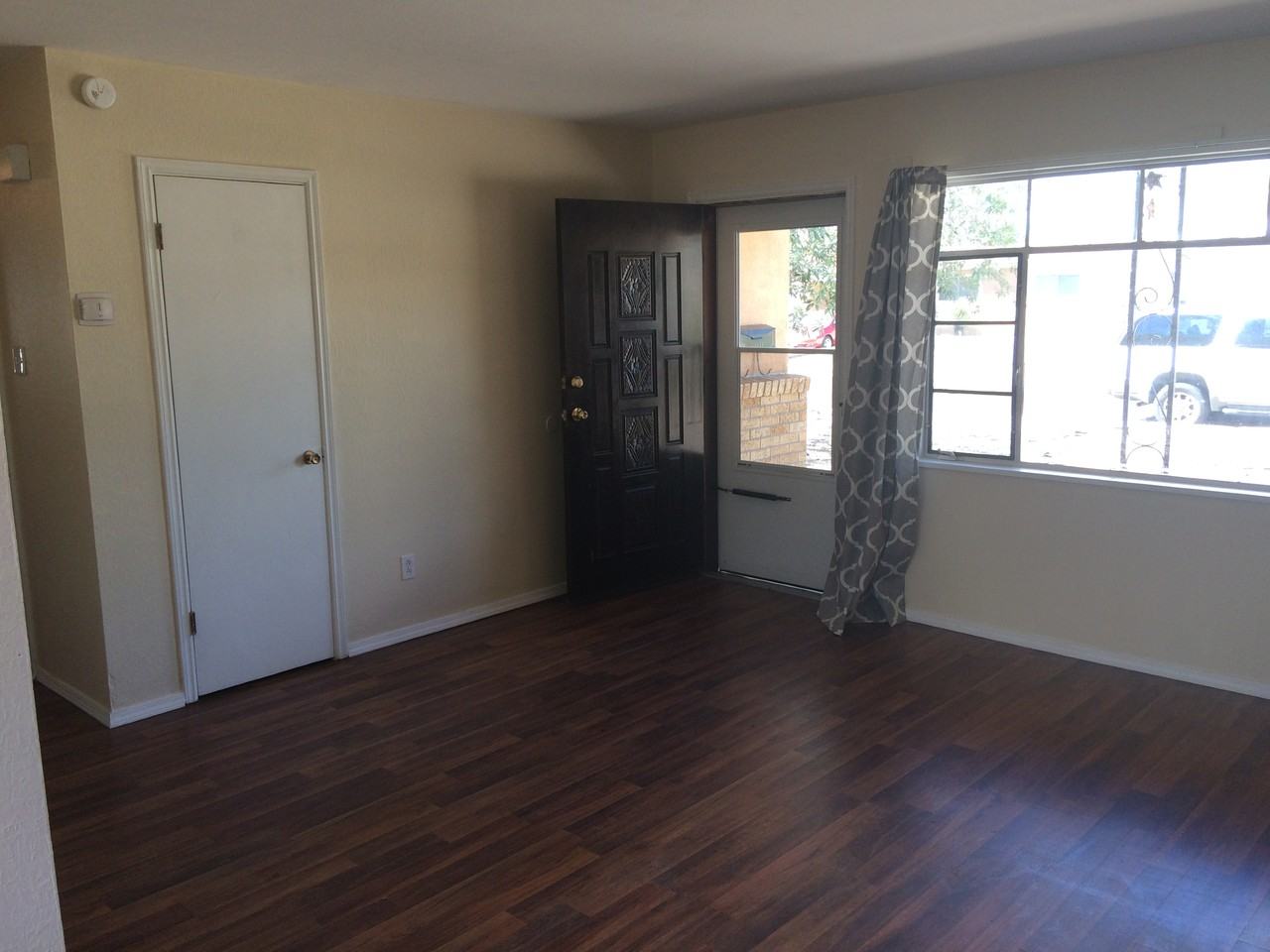 10116 Matthew Ave Ne - Photo 3 of 31