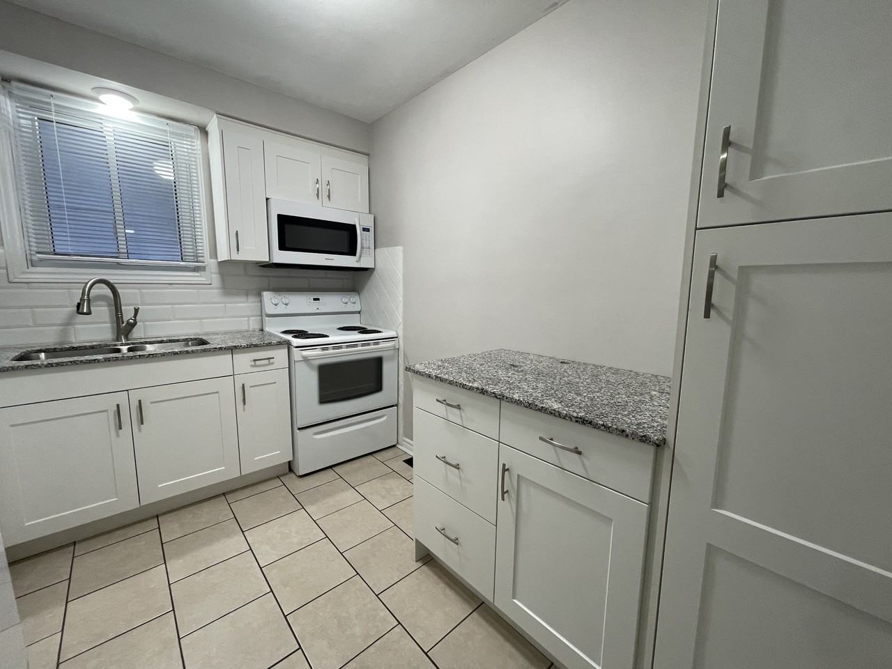 1322 Aubin Rd - Photo 5 of 22