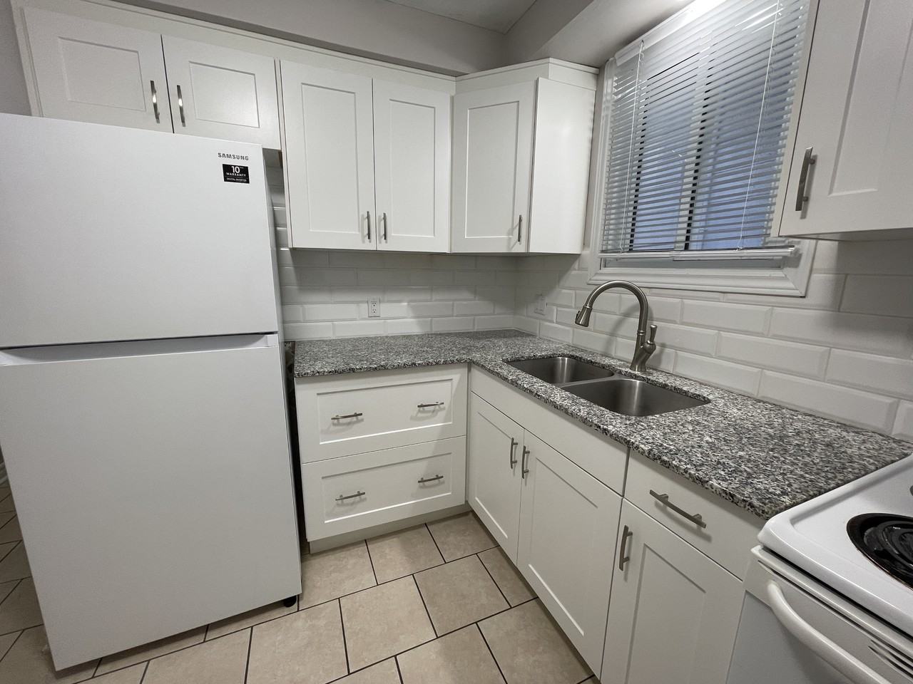 1322 Aubin Rd - Photo 7 of 22