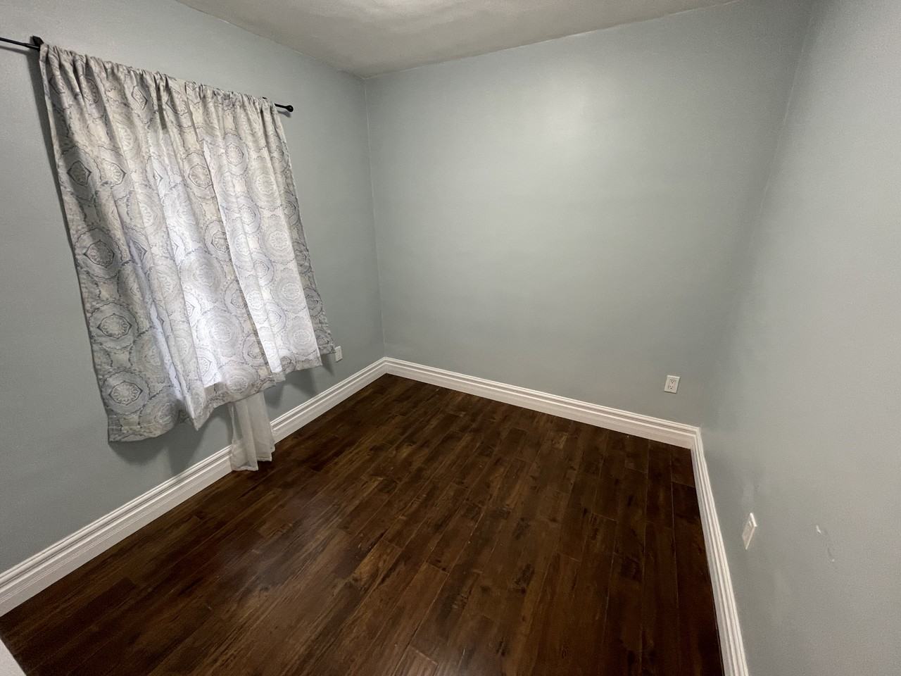 1648 Lincoln Rd - Photo 4 of 32