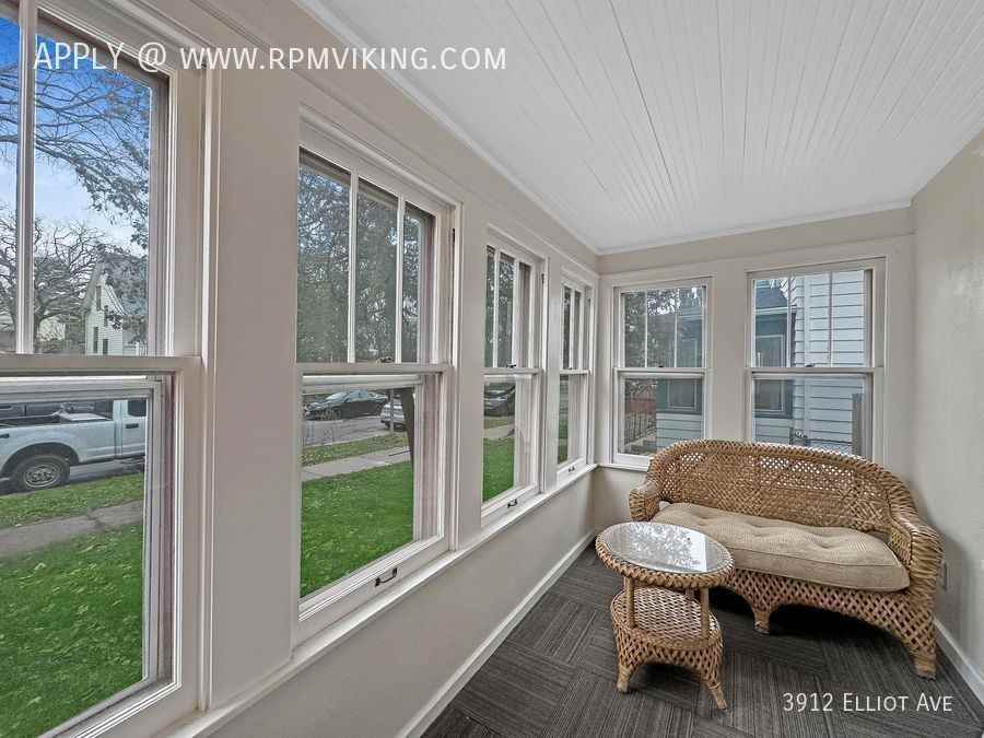 3912 Elliot Ave - Photo 2 of 22