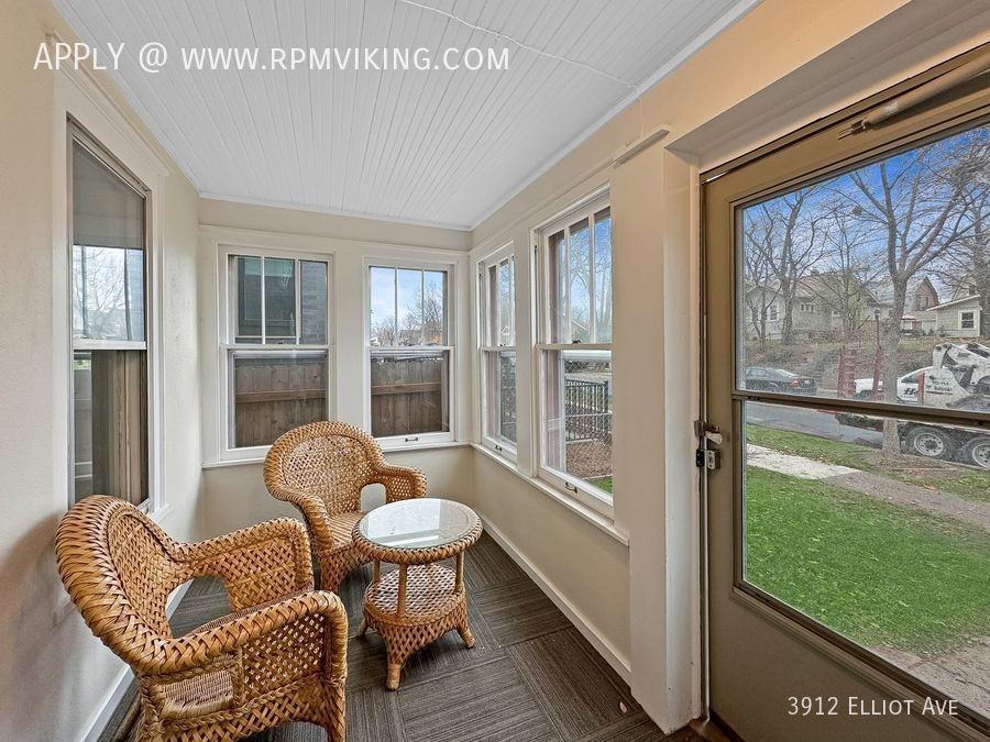 3912 Elliot Ave - Photo 3 of 22