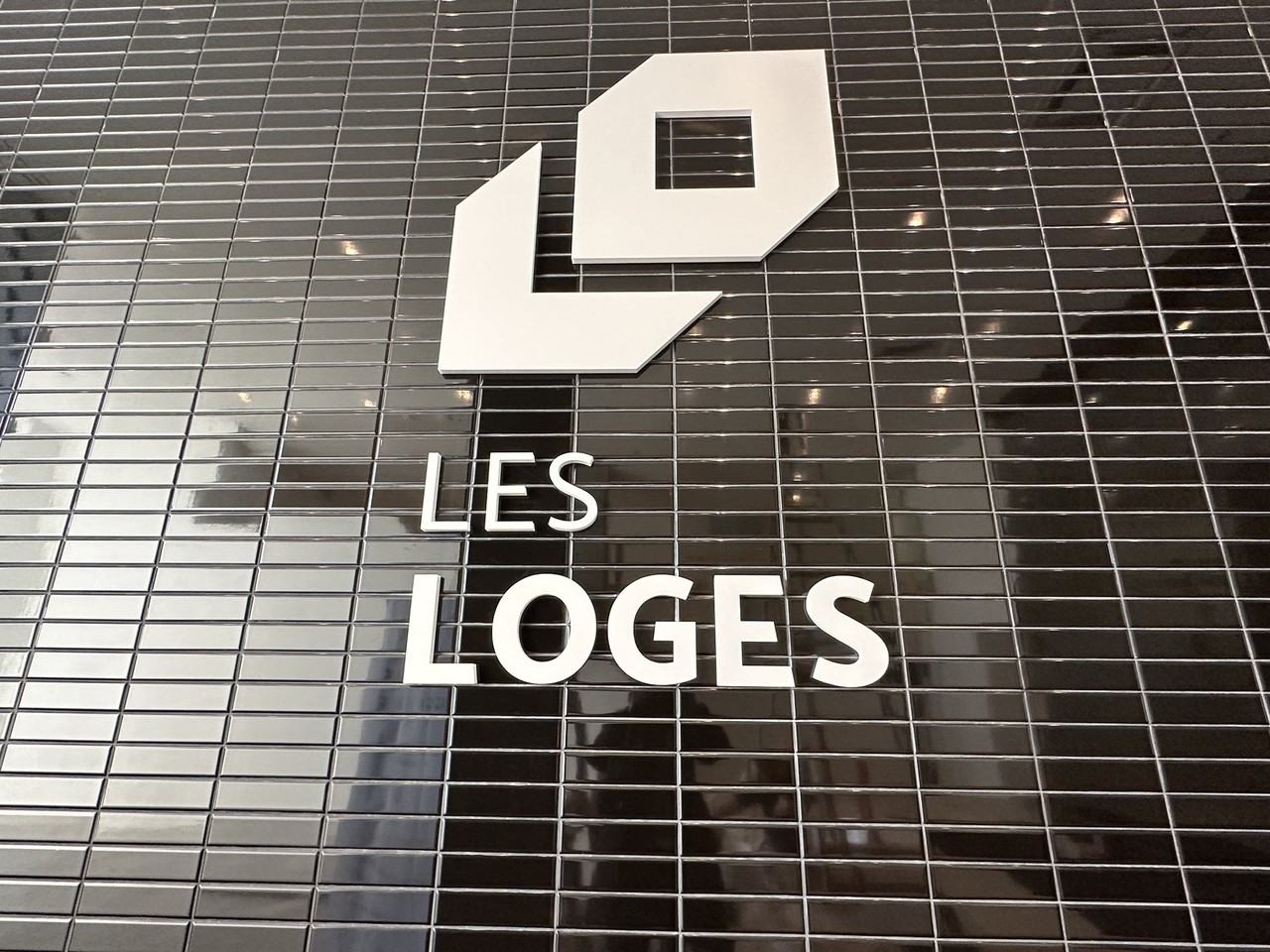 3045 L'Assomption - Photo 2 of 2