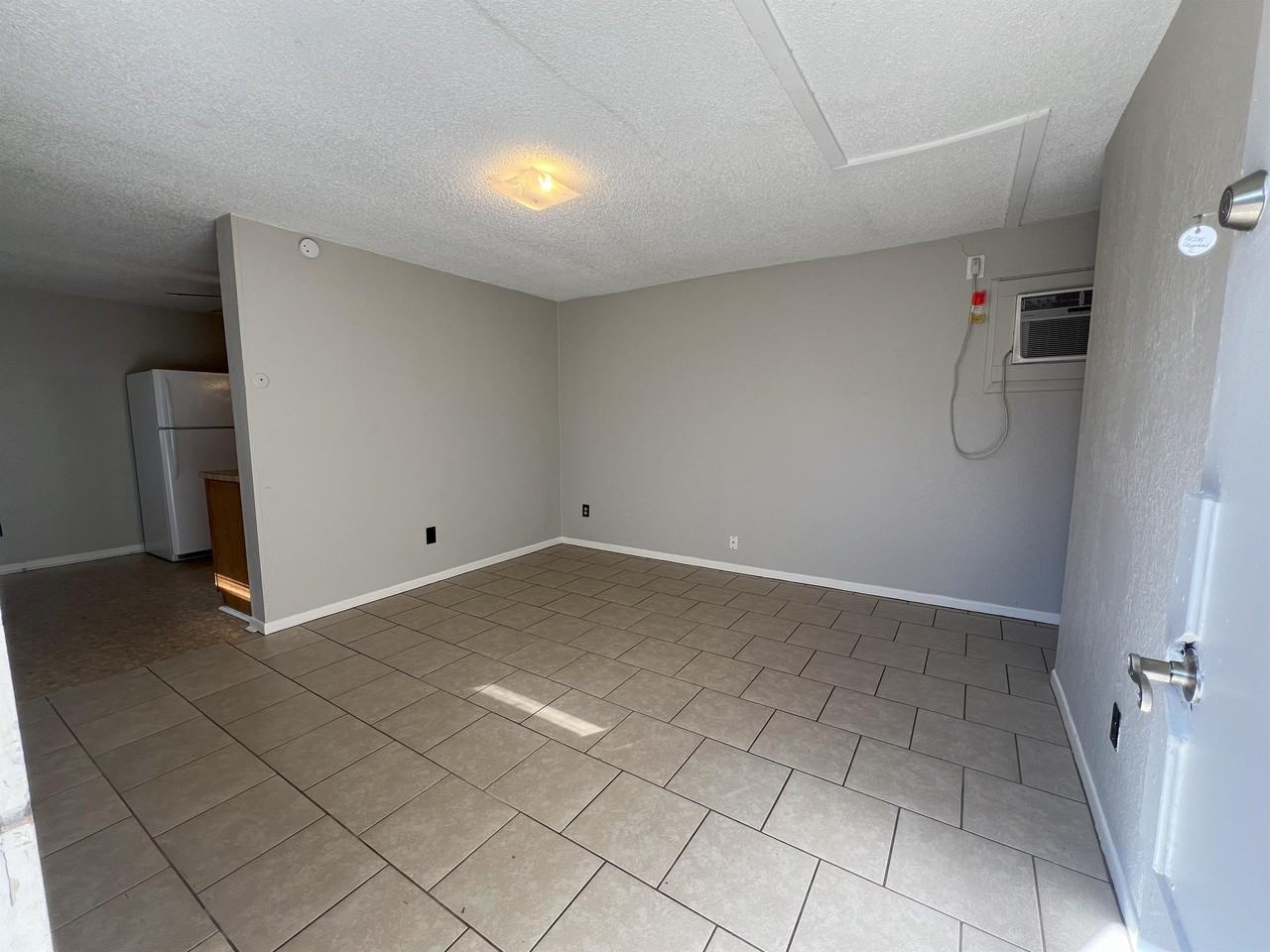 1626 Columbus Ave #C - Photo 2 of 9