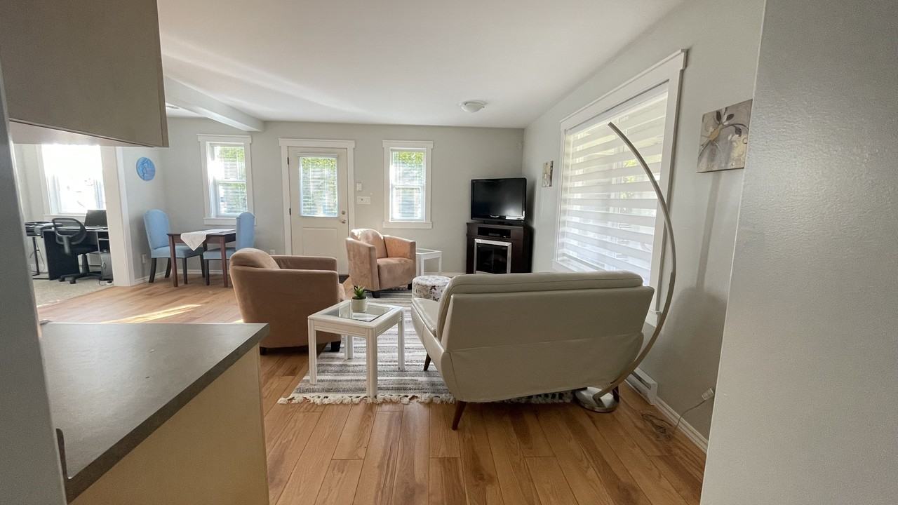 2222 Woodhampton Rise #B - Photo 2 of 11