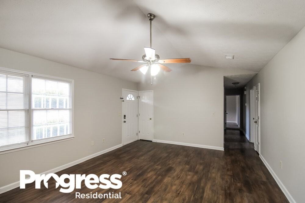 107 Summerfield Dr - Photo 3 of 16