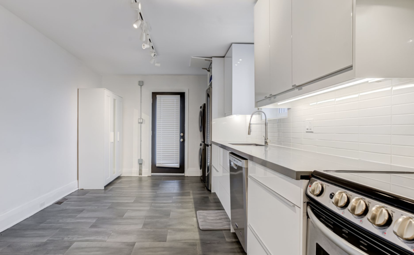 3016 Dundas St W #2ndLEVEL - Photo 3 of 25