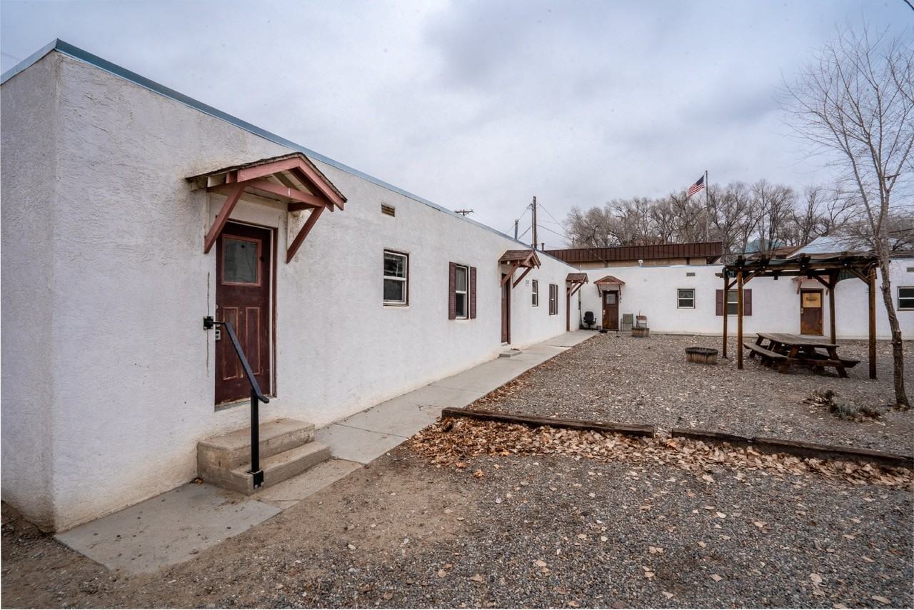 301 and 303 North Orchard Avenue 2, Farmington, NM 87401 1 Bedroom