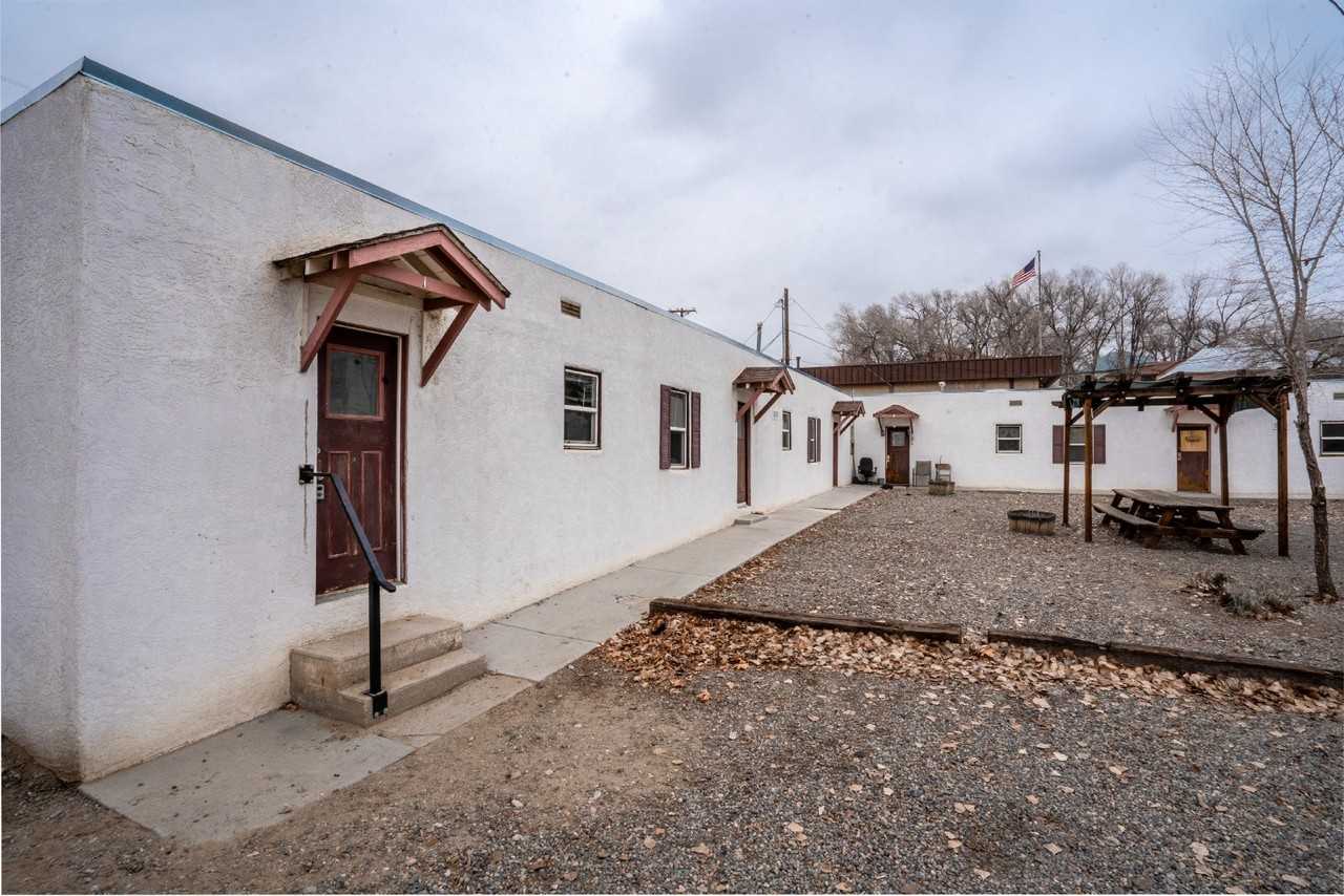 301 and 303 North Orchard Avenue 5, Farmington, NM 87401 1 Bedroom