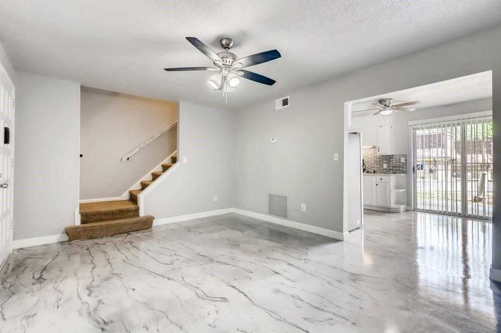 257 Peyton Pl Sw #1 - Photo 3 of 10