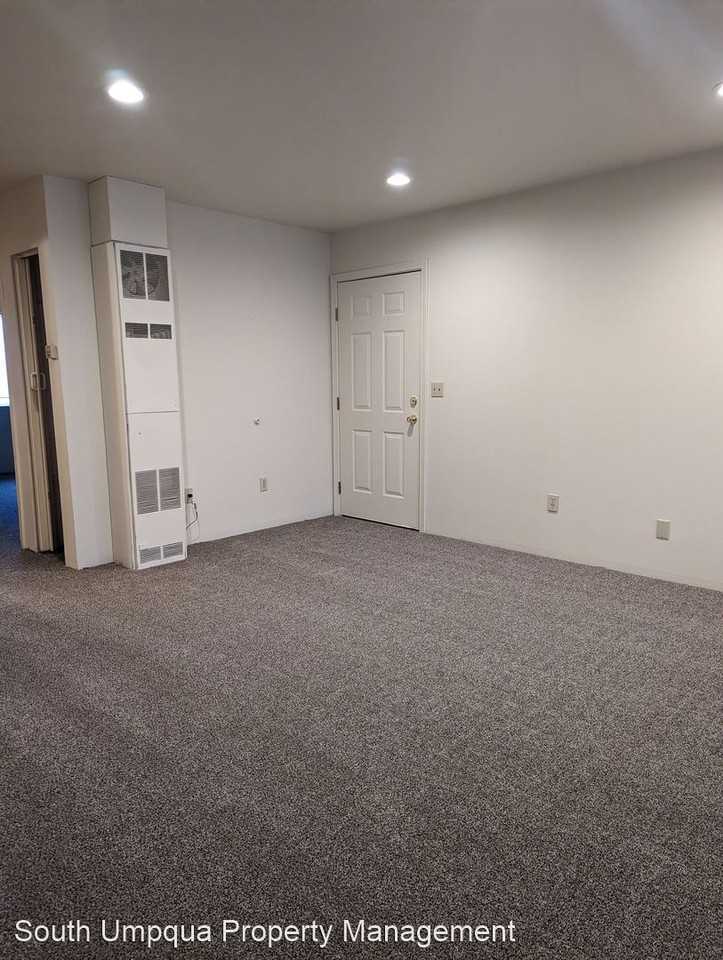 454 N. Umatilla Street - Photo 2 of 12