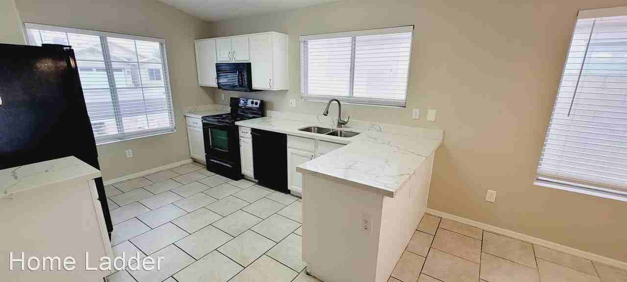 10423 W Pasadena Ave - Photo 2 of 25