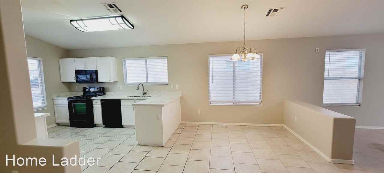 10423 W Pasadena Ave - Photo 3 of 25