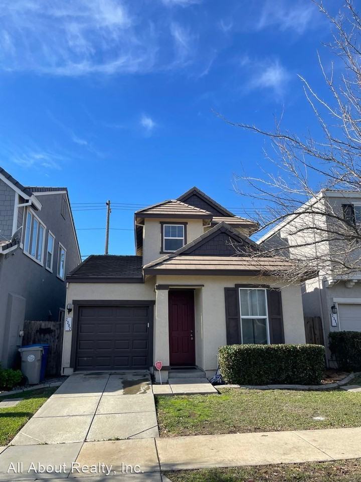 2392 Nucla Way - Photo 2 of 27