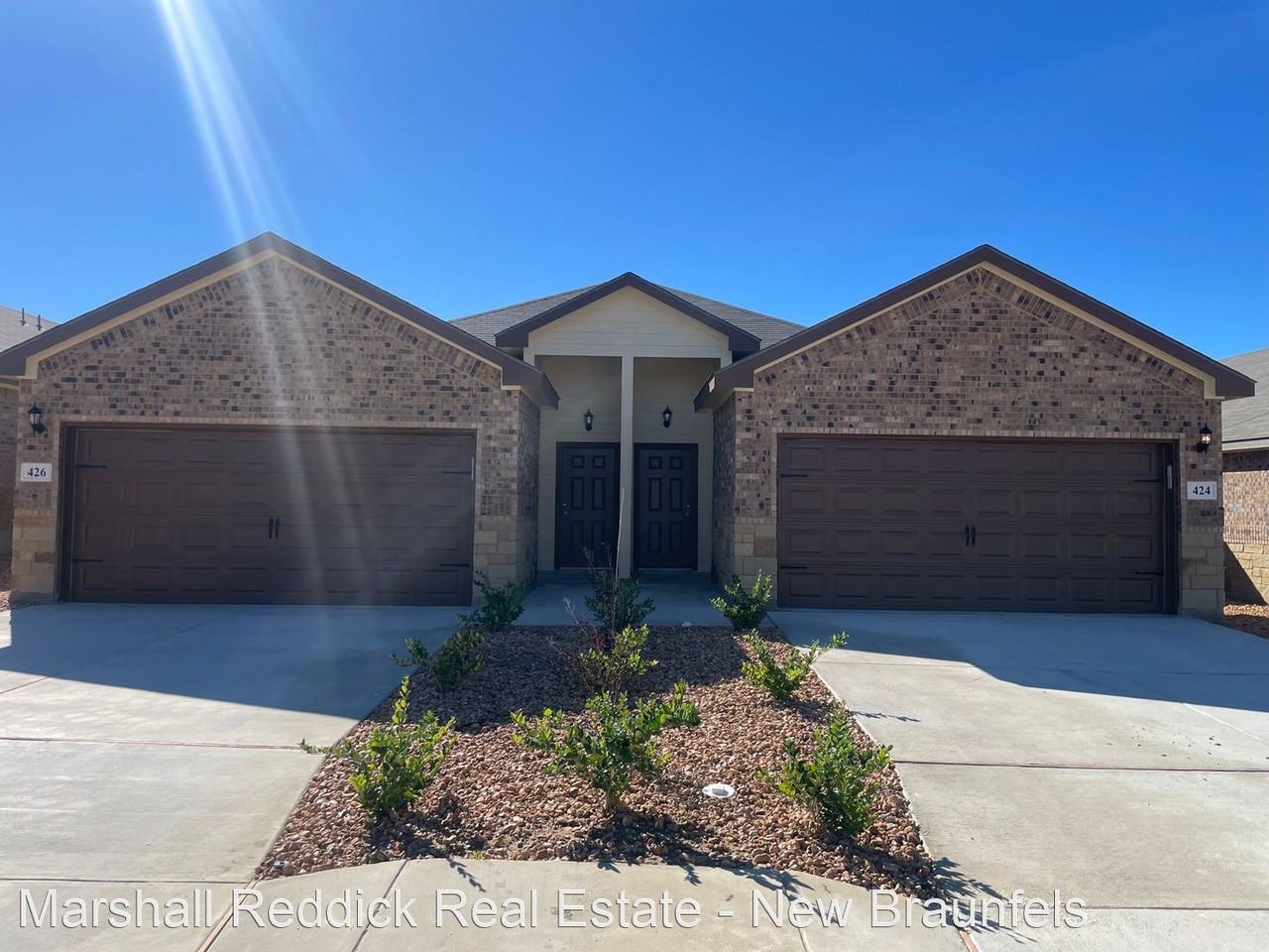 NEW 3x2 Luxury Duplex in New Braunfels, TX! Apartments 424/426 Emma