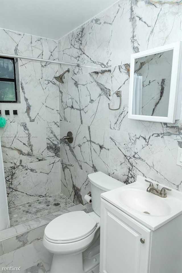 425 Nw 122nd St Fl 33168 - Photo 3 of 7