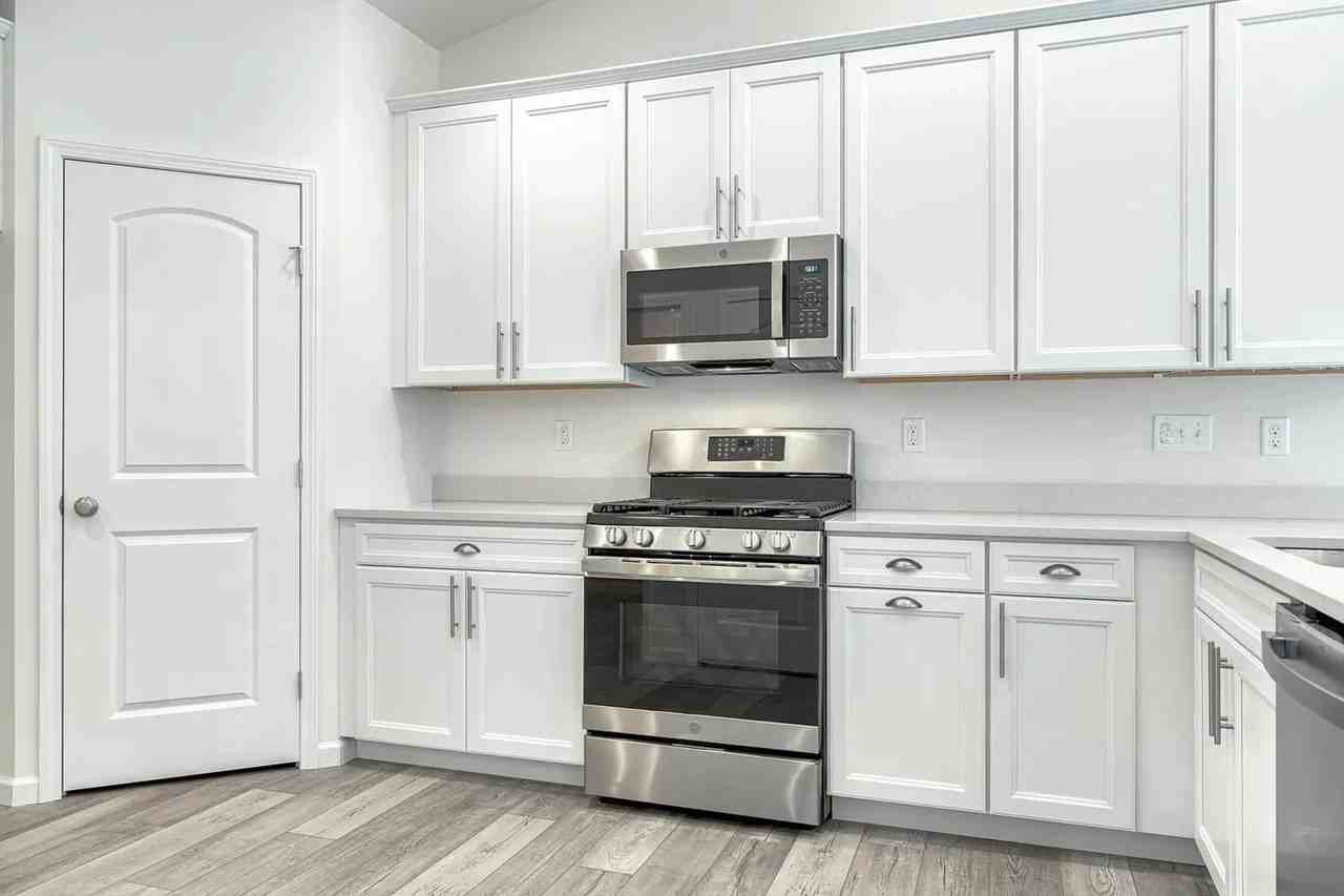 4851 Sierra View Pl - Photo 3 of 39