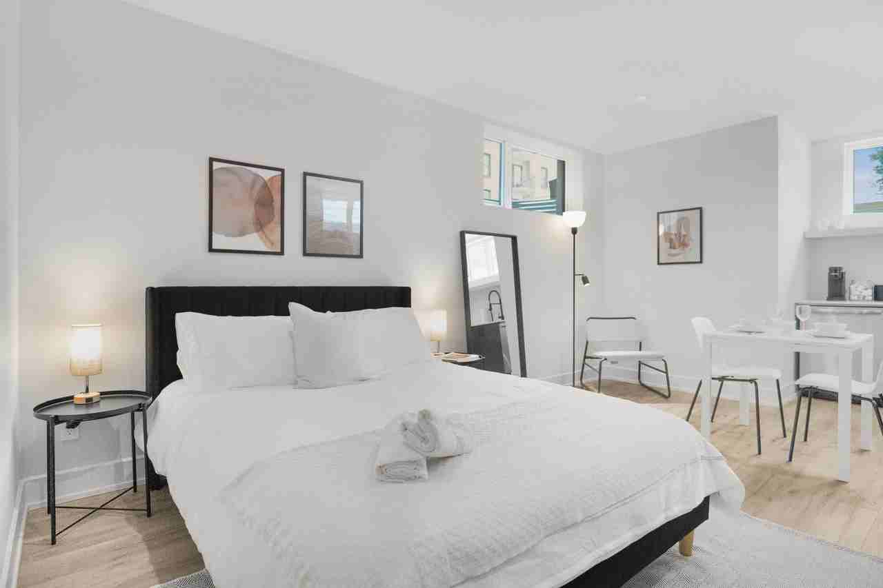 134 Forward Avenue #C