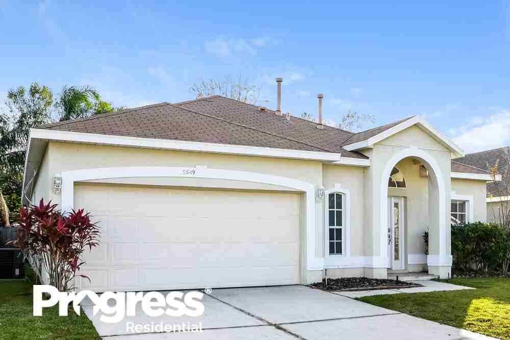 5549 Ligustrum Loop - Photo 3 of 16