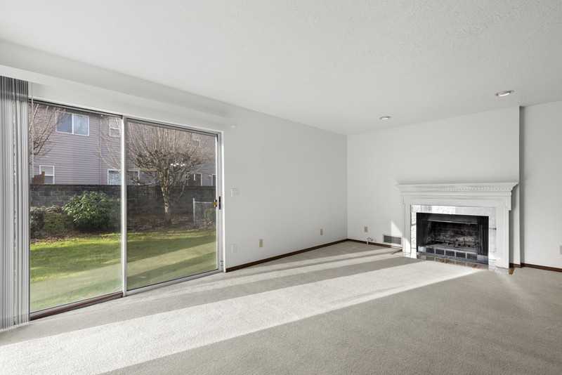1647 Ne 169th Ave - Photo 3 of 28