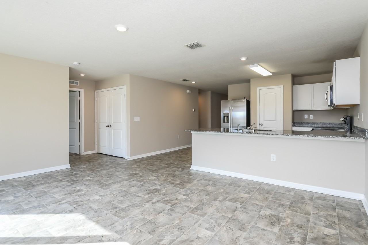 1162 Hudson Harbor Ln - Photo 5 of 16