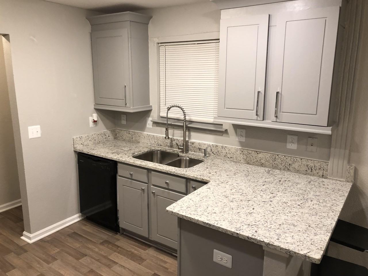 6634 Coventry Pt #1 - Photo 5 of 28