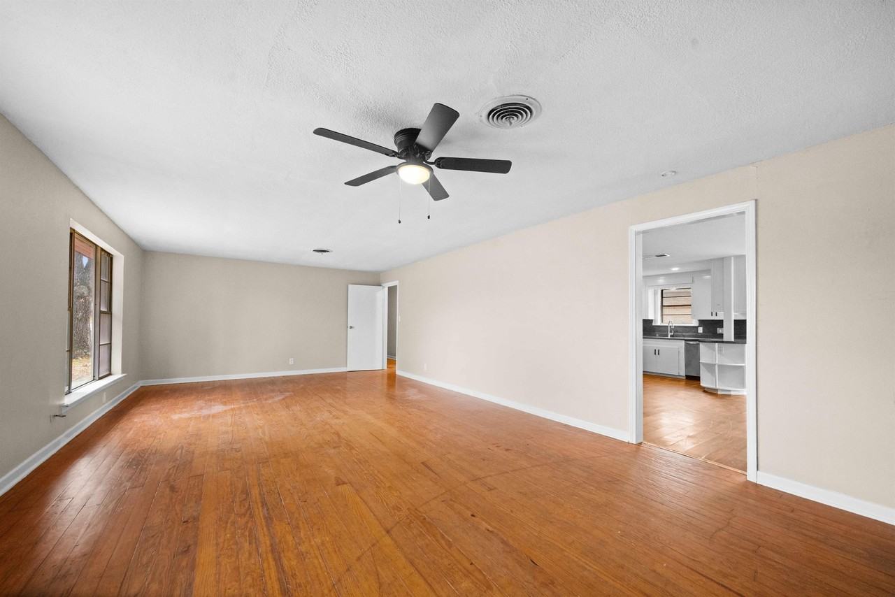 1522 N Ross Ave #1 - Photo 4 of 10