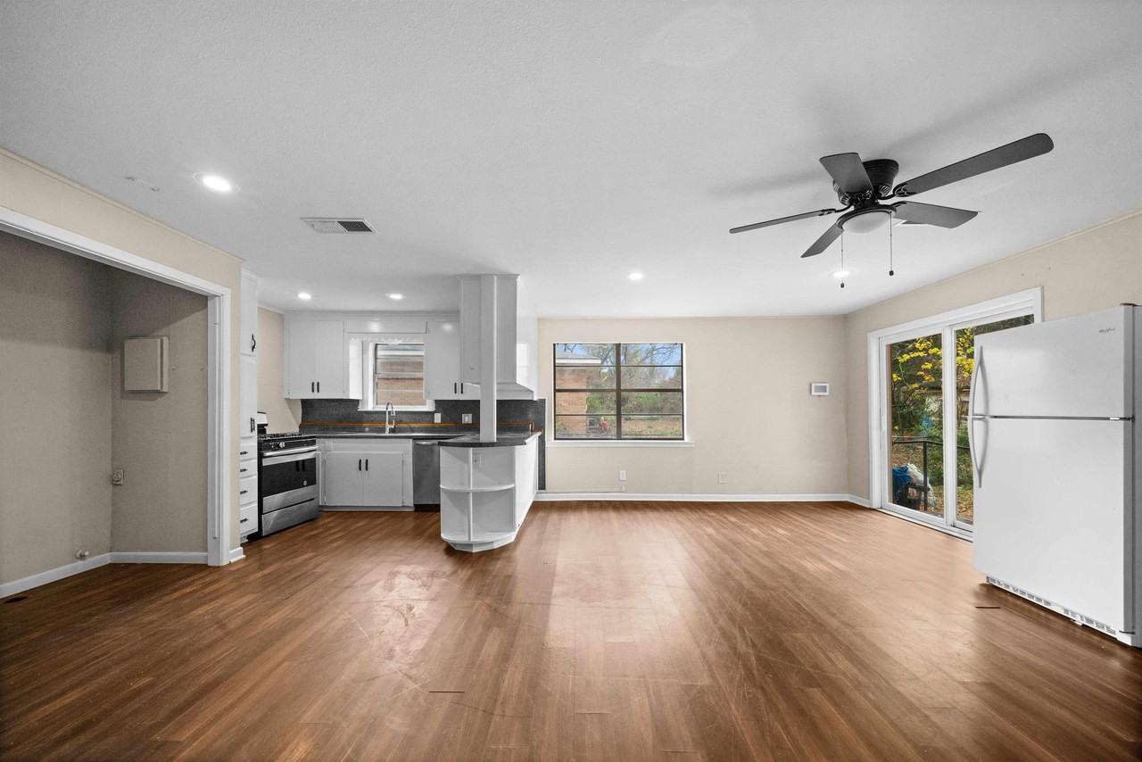 1522 N Ross Ave #1 - Photo 5 of 10