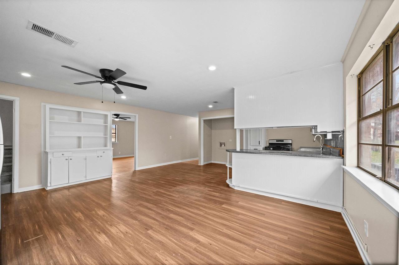 1522 N Ross Ave #1 - Photo 6 of 10